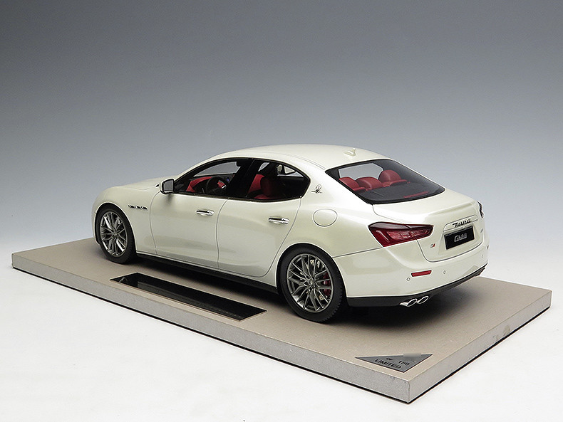 1/43 マセラティ ギブリ Maserati Ghibli ホワイト 訳あり J03-4-107
