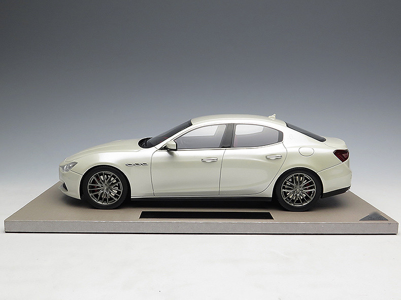 1/18 BBR Top Marques Maserati Ghibli (White) Resin Car Model