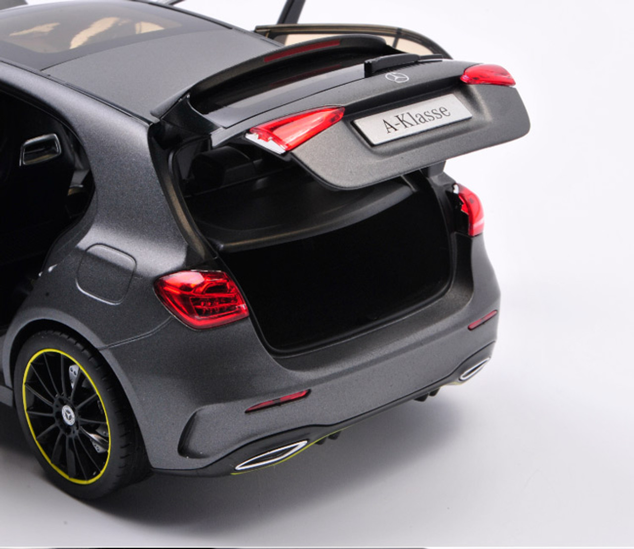 1/18 Dealer Edition Mercedes-Benz Mercedes A-Class A-Klasse