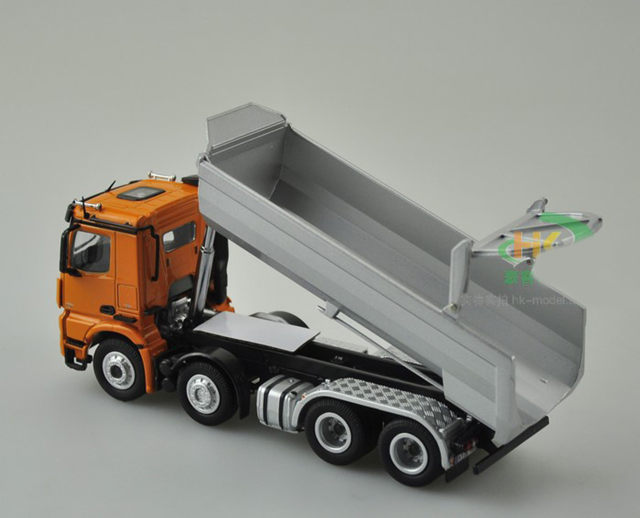 1/50 Mercedes-Benz Arocs Halfpipe Kipper / Halfpipe Tipper (Orange