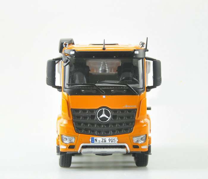 1/50 Mercedes-Benz Arocs Halfpipe Kipper / Halfpipe Tipper (Orange