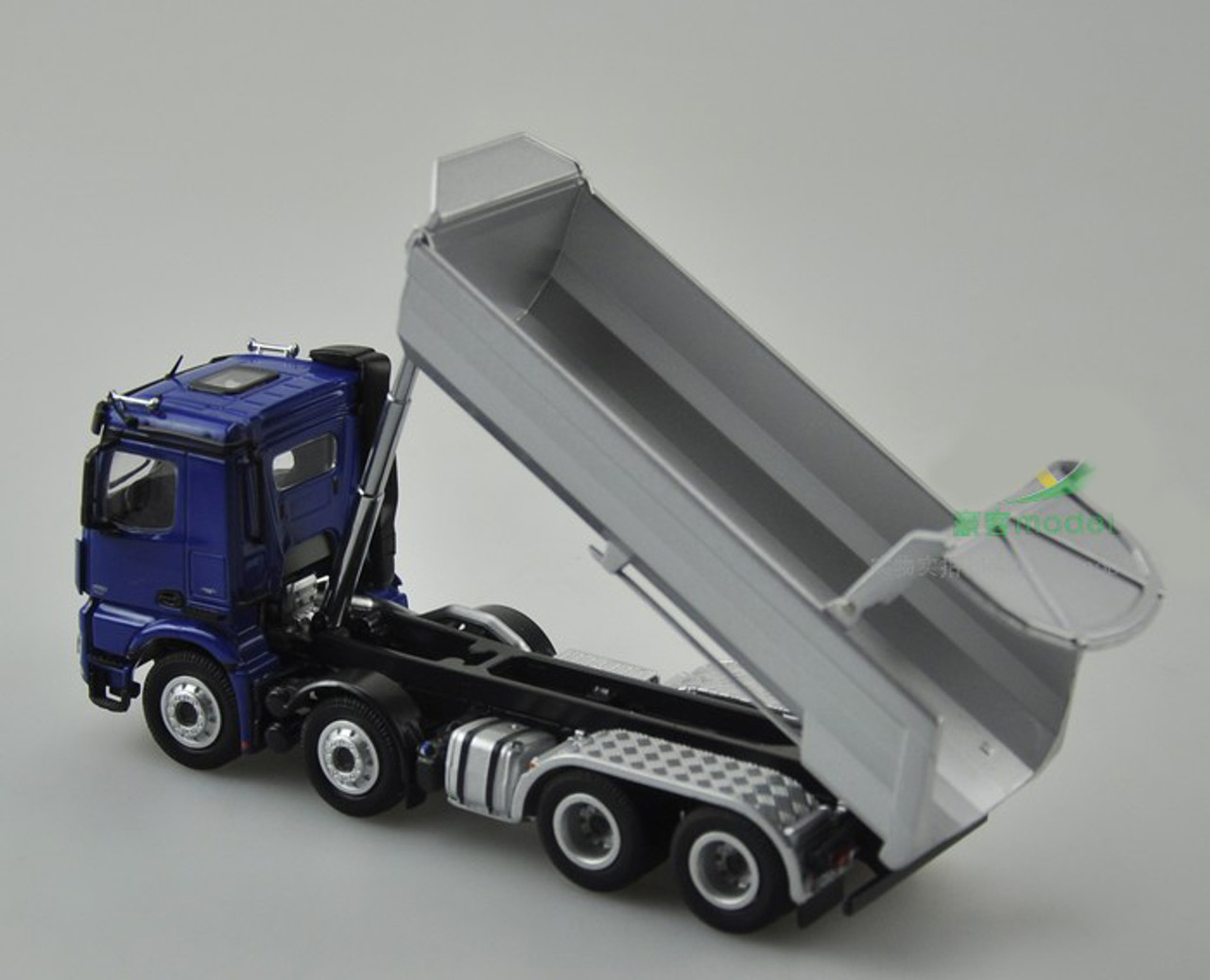 1/50 Mercedes-Benz Arocs Halfpipe Kipper / Halfpipe Tipper (Blue)