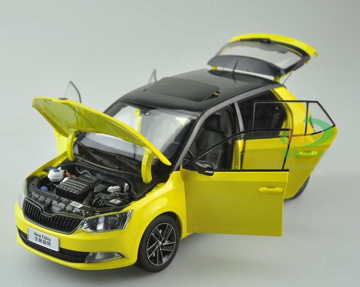1/18 Dealer Edition Skoda Fabia (Yellow) - LIVECARMODEL.com