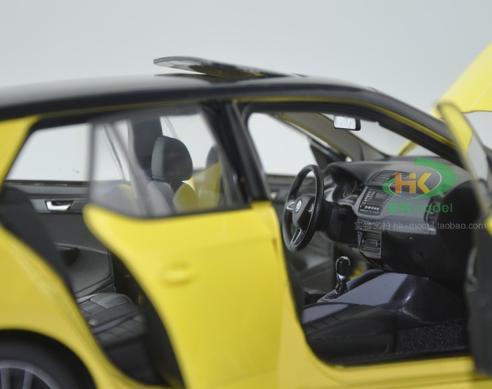 1/18 Dealer Edition Skoda Fabia (Yellow) - LIVECARMODEL.com