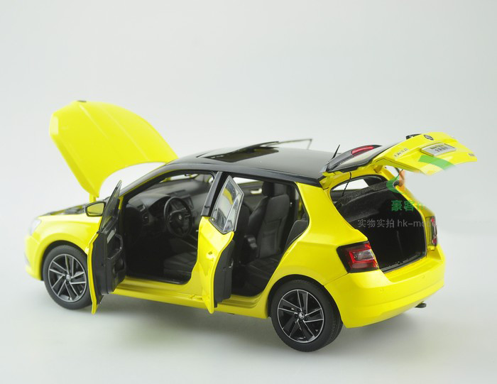 1/18 Dealer Edition Skoda Fabia (Yellow) - LIVECARMODEL.com