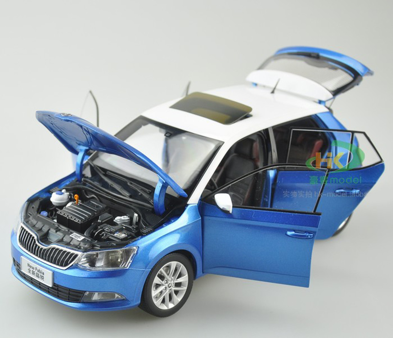 1/18 Dealer Edition Skoda Fabia (Blue) - LIVECARMODEL.com