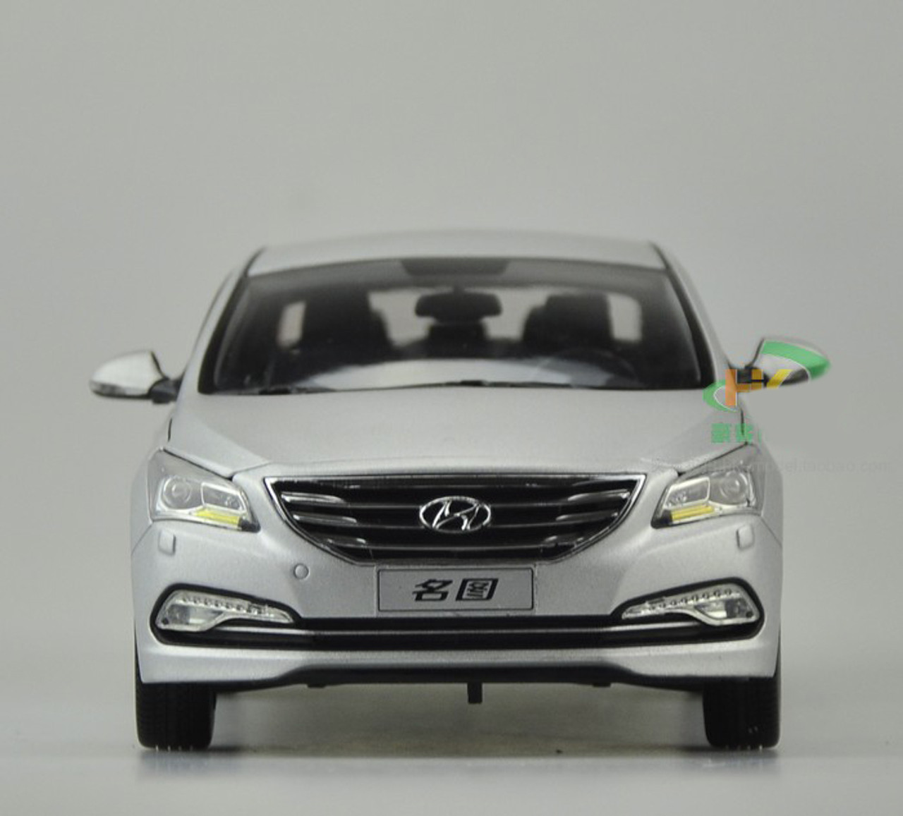 1/18 Dealer Edition Hyundai Mistra (Silver) Diecast Car Model