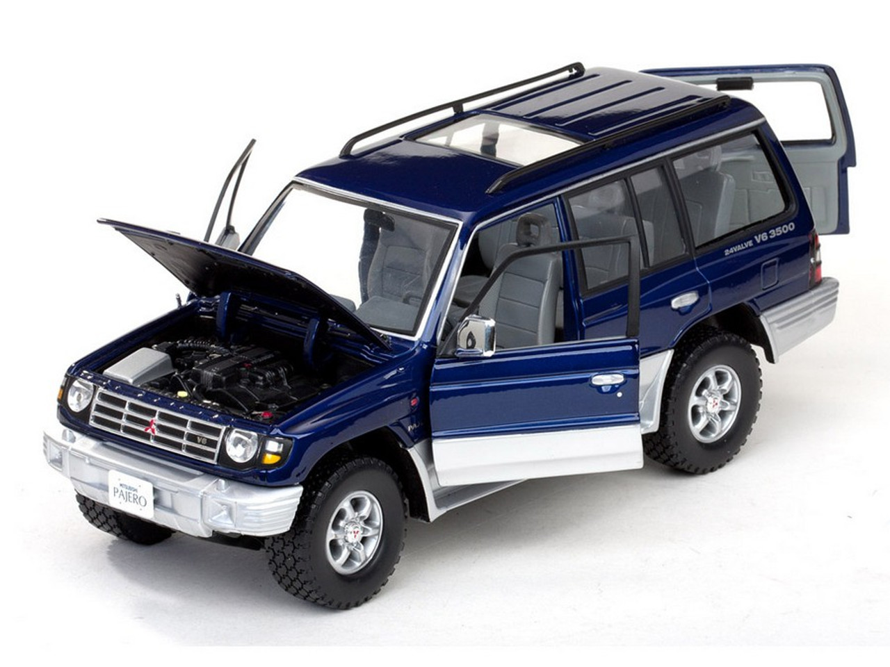 1/18 Sunstar 1998 MITSUBISHI PAJERO LWB Long Wheel Base 3.5 V6 (Blue) Diecast Car Model