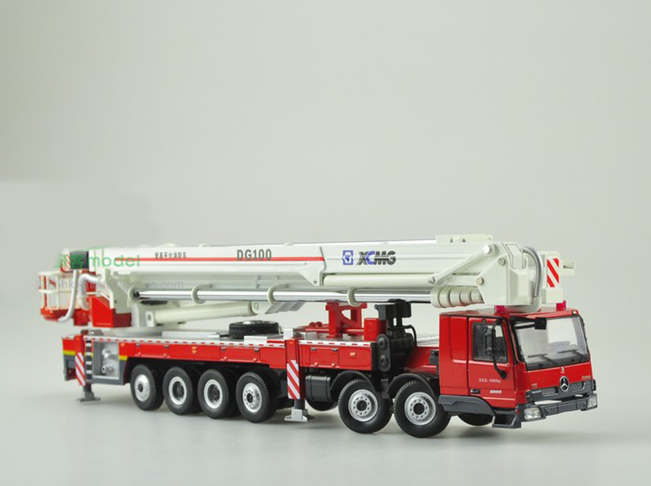 1/50 Mercedes-Benz DG100 Aerial Platform Fire Truck