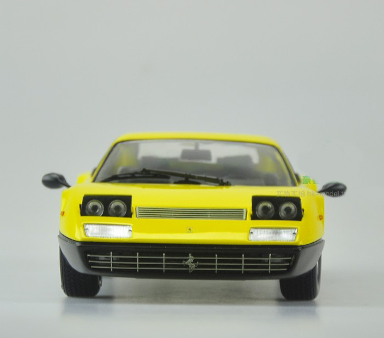 【再入荷品】新品未開封 1/18 フェラーリ 365GT4/BB イエロー 乗用車