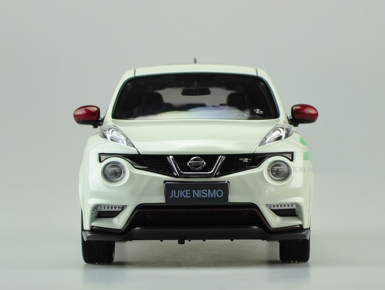 1/18 Dealer Edition Nissan Juke Nismo RS (White) Diecast Car Model