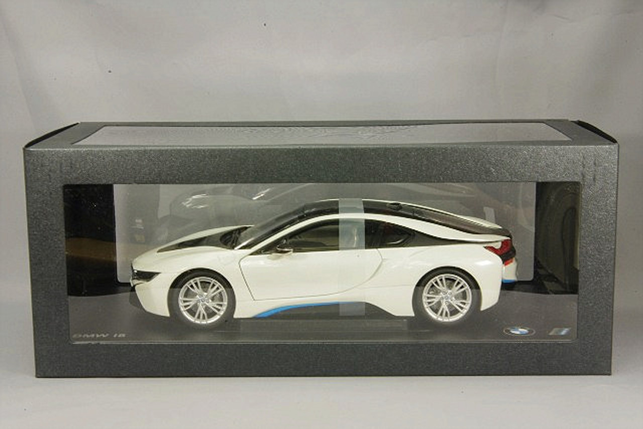 1/18 Dealer Edition BMW i8 (White) Diecast Car Model