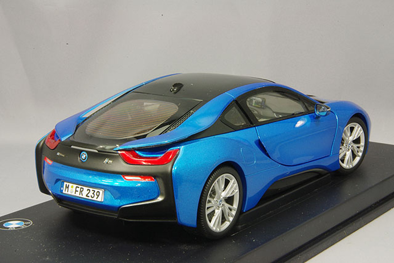 1/18 Dealer Edition BMW i8 (Blue) Diecast Car Model