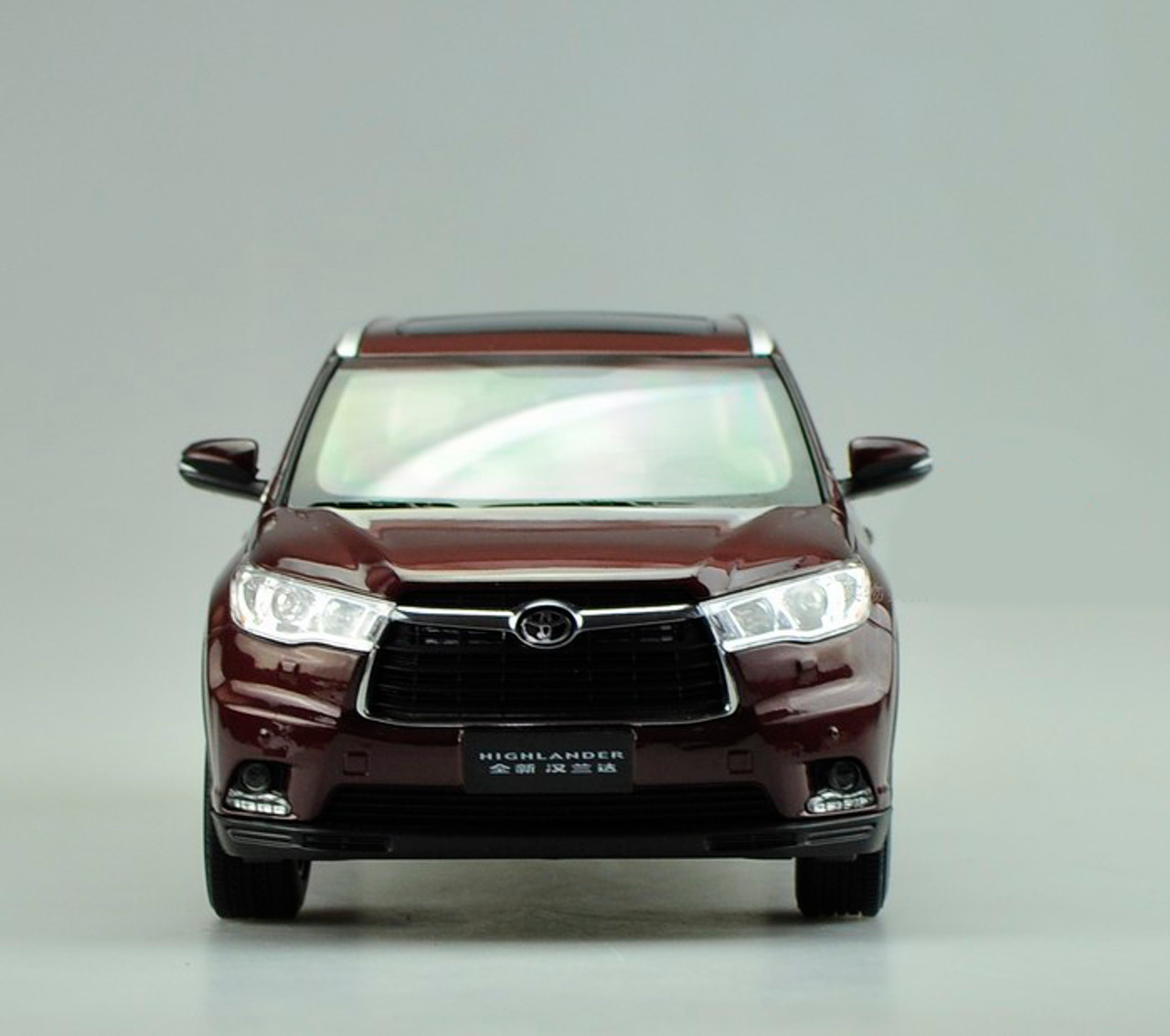 1/18 Dealer Edition 2015 Toyota Highlander (Red)