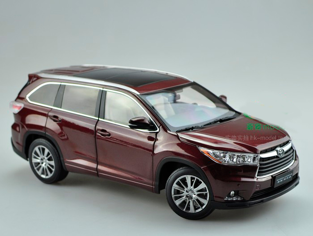 1/18 Dealer Edition 2015 Toyota Highlander (Red) - LIVECARMODEL.com