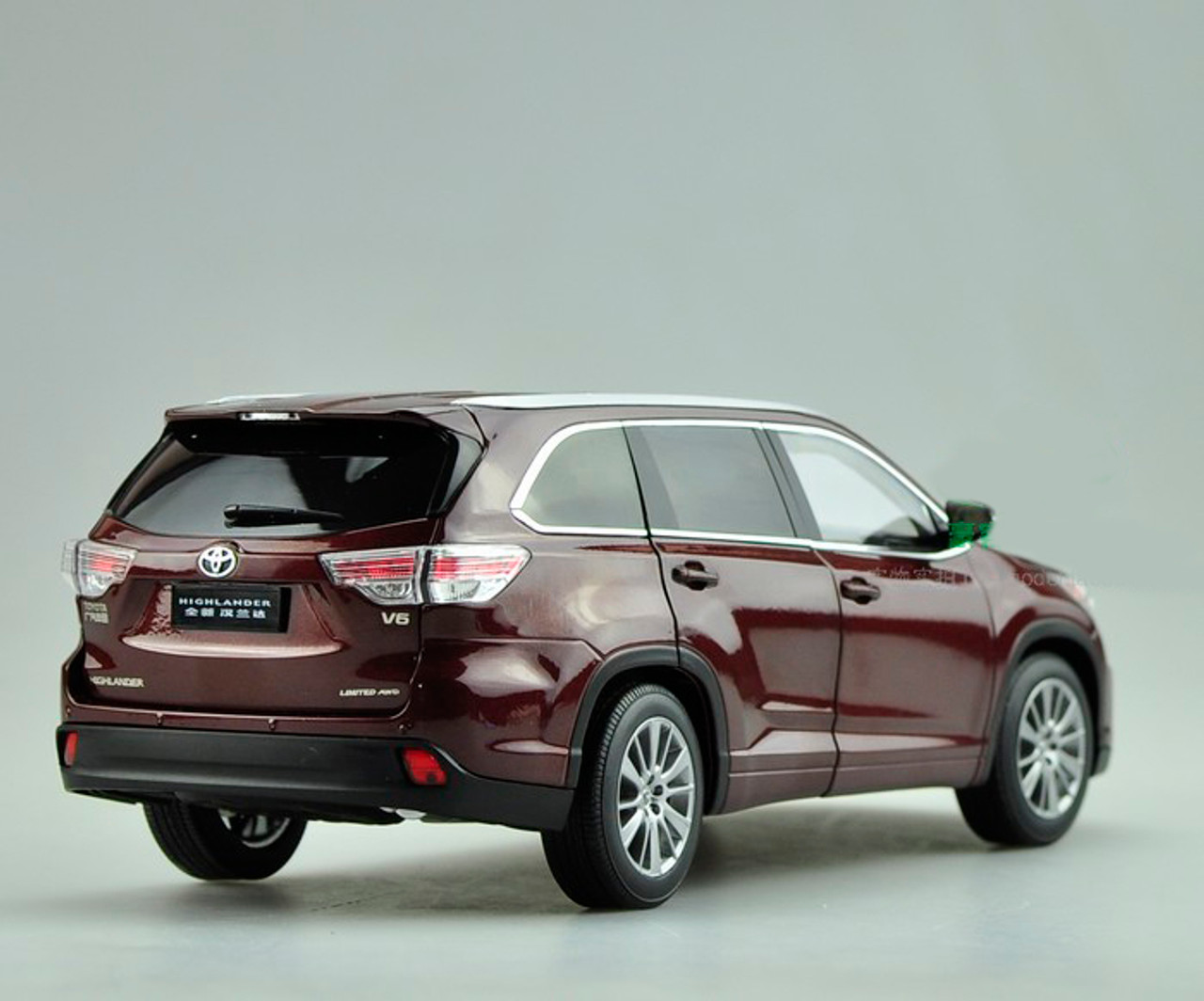 1/18 Dealer Edition 2015 Toyota Highlander (Red) - LIVECARMODEL.com