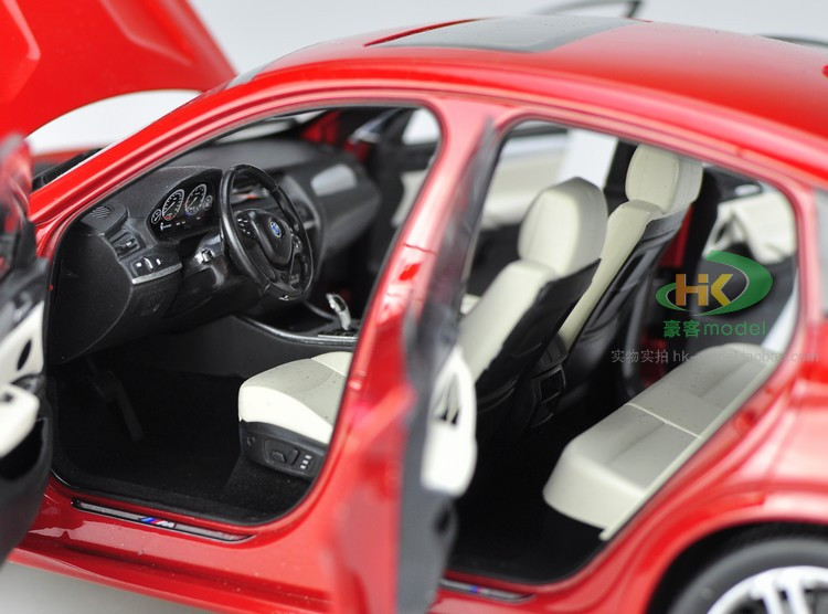 1/18 Dealer Edition BMW X4 F26 (2014–2018) (Red) Diecast Car Model