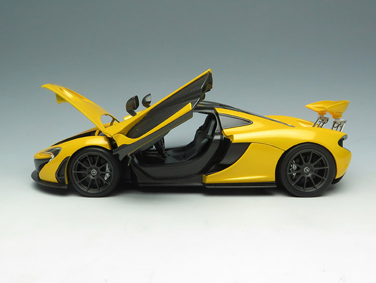 1/18 TSM Mclaren P1 Limited Edition (Yellow)