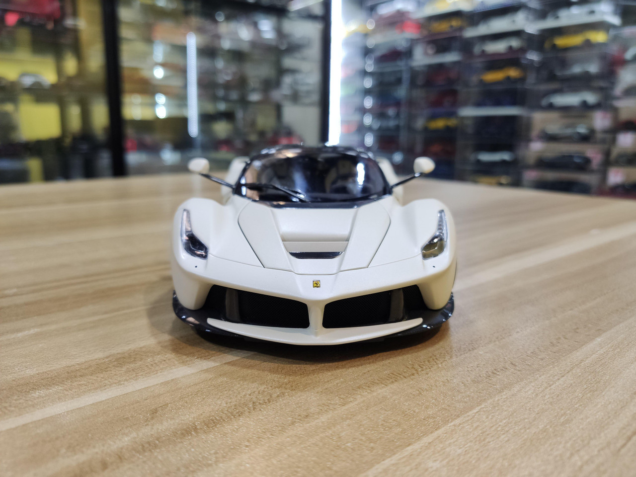 LaFerrari ホワイトモデル マイスト 1/18 1/18 BBR Ferrari LaFerrari (Fuji White) Diecast Car Model