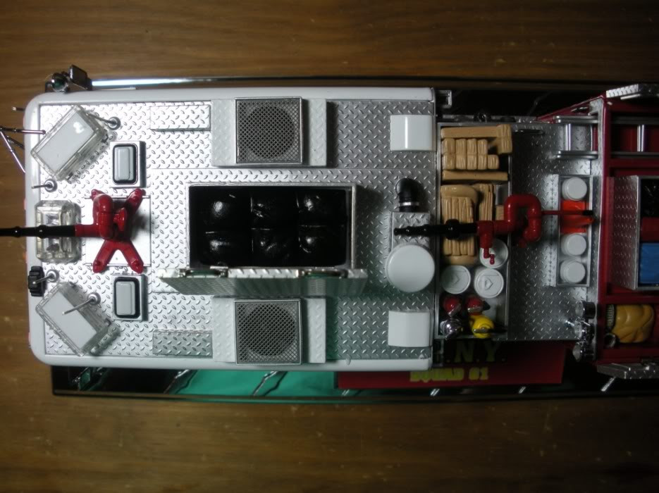 1/32 CODE3 FDNY SEAGRAVE PUMPER SQUAD 61 DIAMOND PLATE SERIES