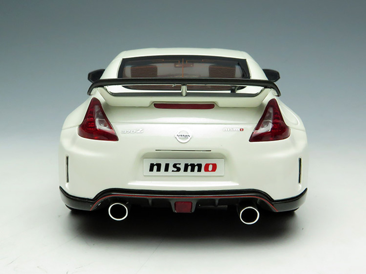 日産 フェアレディZ 370Z Nismo GTSPIRIT 1/18スケール 1/18 GT