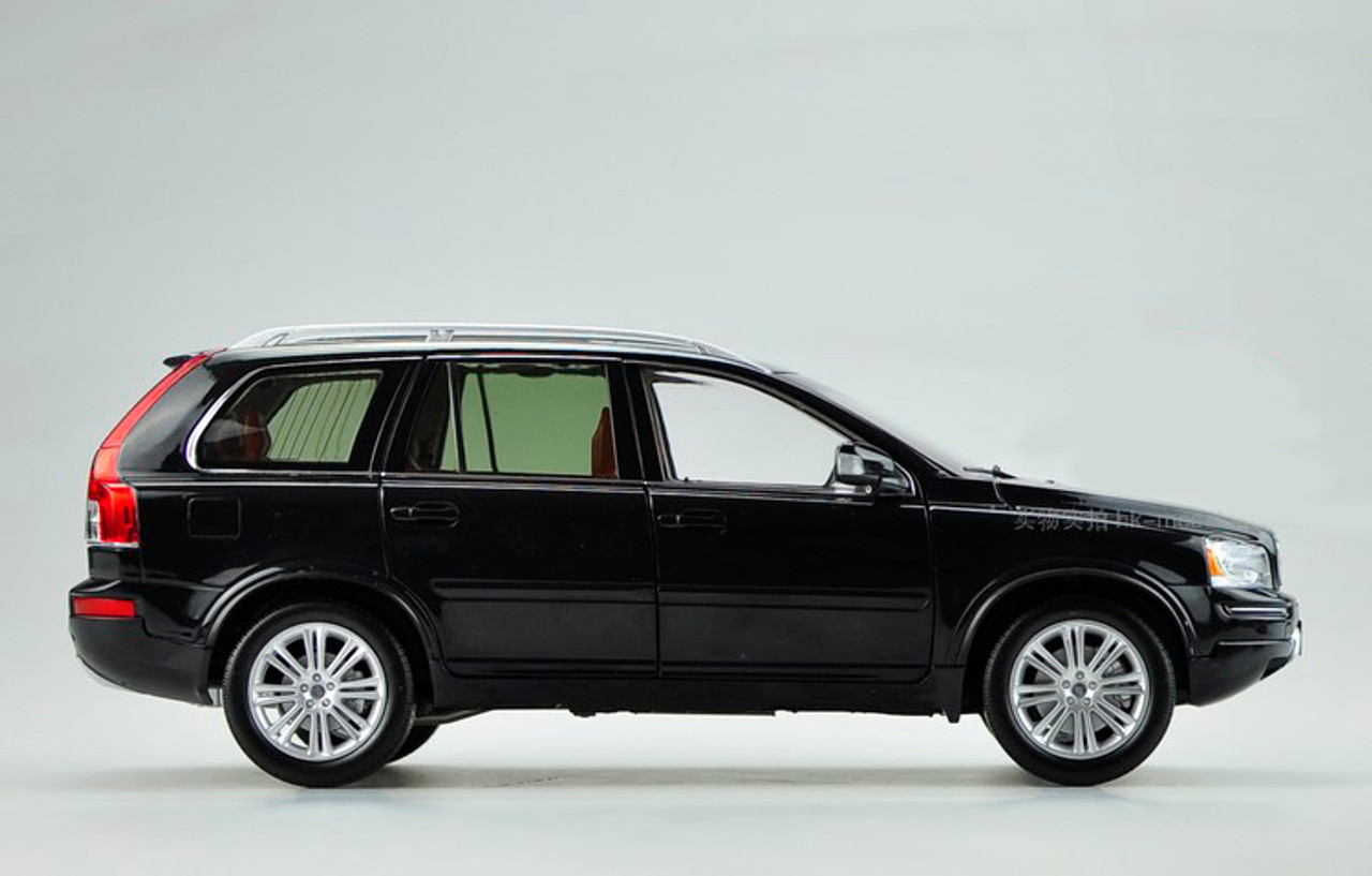 1/18 Dealer Edition Volvo XC90 (Black) Diecast Car Model 