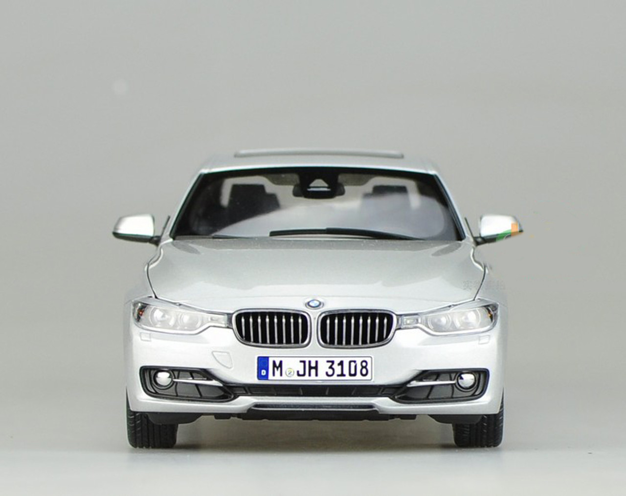 1/18 Dealer Edition BMW 3 Series F30 335i (Silver) Diecast Car Model