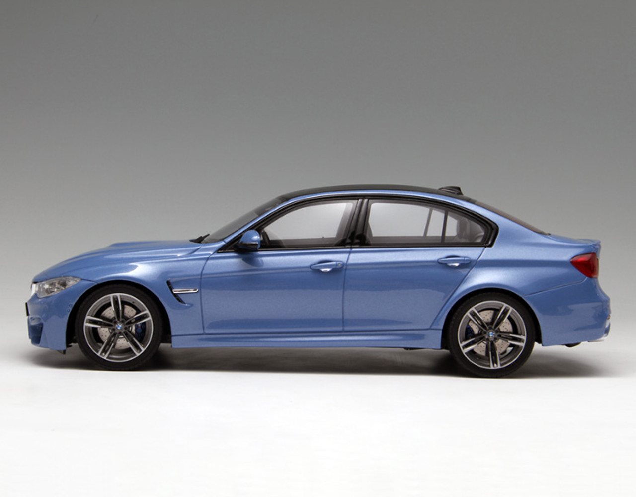 1/18 GT Spirit GTSpirit BMW F80 M3 (Blue) Enclosed Resin Car Model Limited