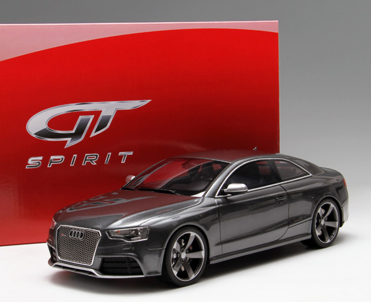 格安100%新品GT Spirit 1/18 Audi アウディ TT RS 乗用車