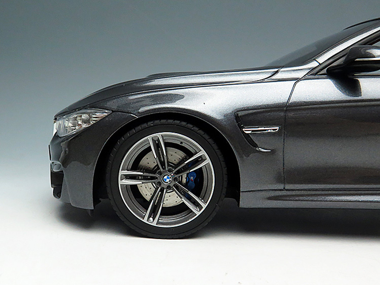 1/18 GTSpirit BMW F82 M4 Convertible (Grey) Limited