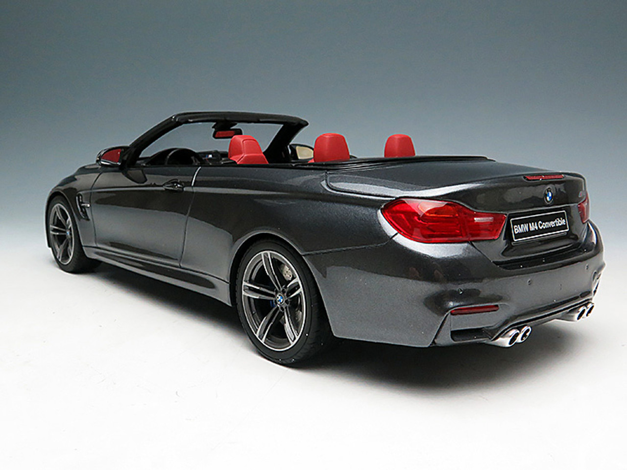 BMW M4 Convertible 1/18 スケールモデル 1/18 Minichamps 2021 BMW M4 Cabriolet (G83) (Grey Metallic