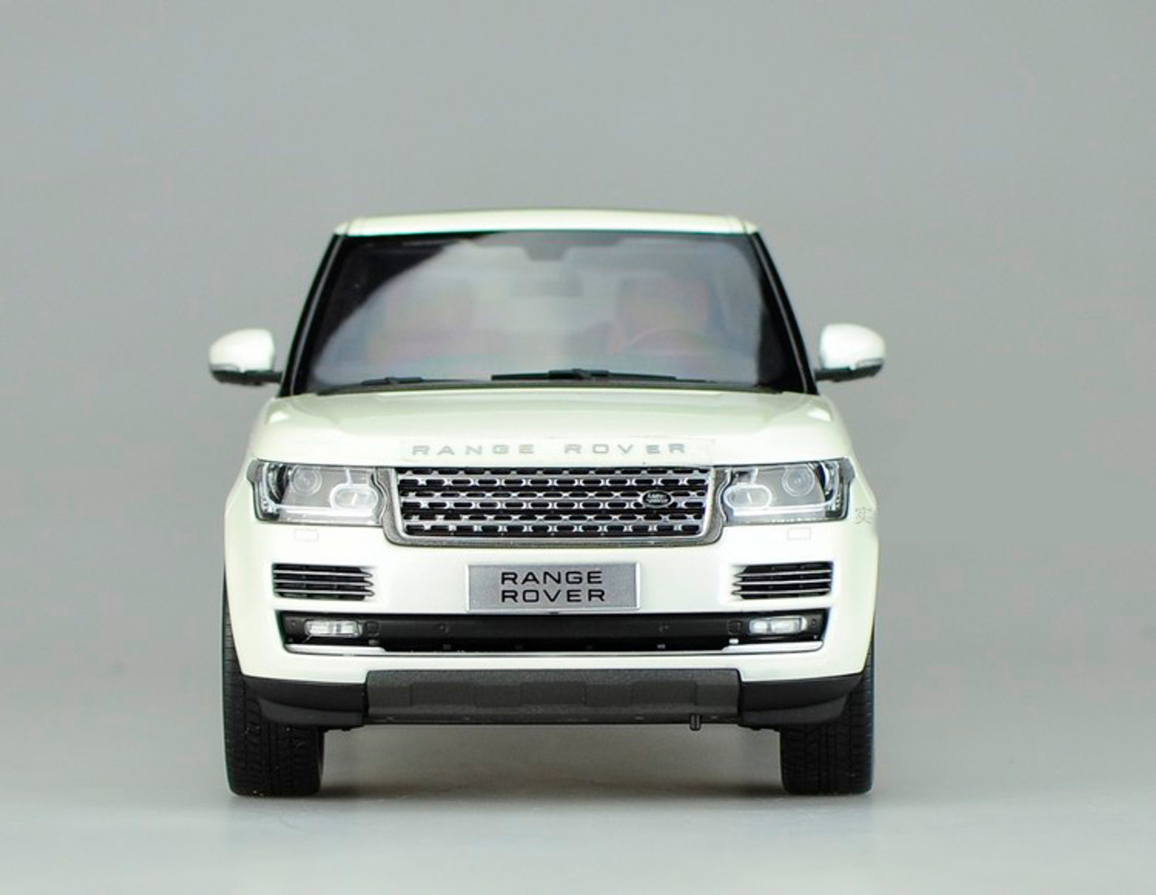 1/18 GTA GTAutos Land Rover Range Rover 4th Generation (2013-Present) (White) Diecast Car Model