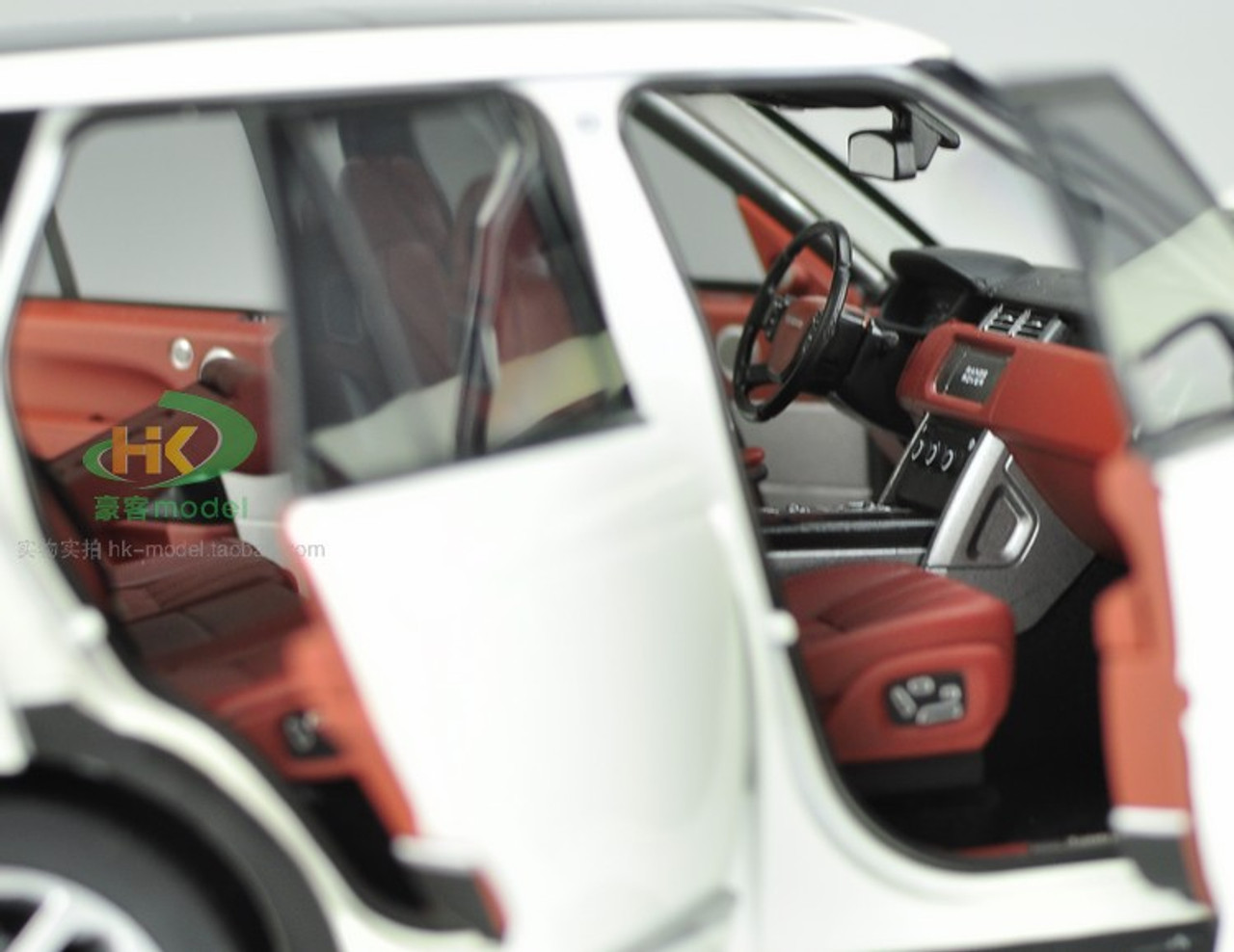 1/18 GTA GTAutos Land Rover Range Rover 4th Generation (2013-Present) (White) Diecast Car Model