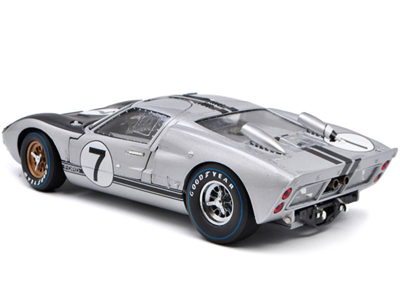 1966 Ford GT-40 MK II #7 Silver 1/18 Diecast Model Car by Shelby