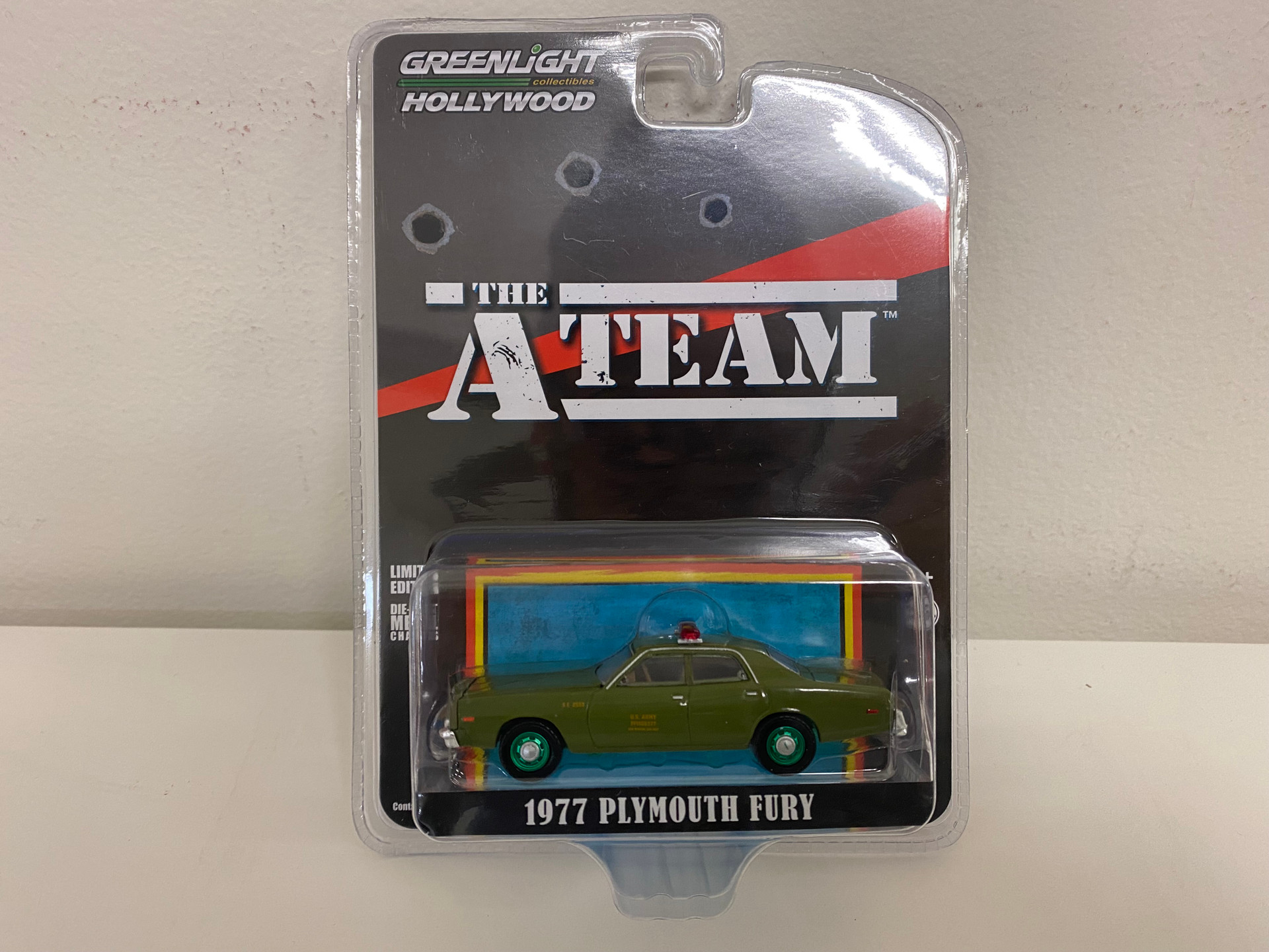 CHASE CAR 1/64 Greenlight 1977 Plymouth Fury "U.S. Army Police" Army