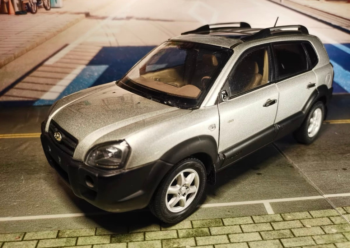 1/18 Dealer Edition 1st Generation Hyundai Tucson (JM 20042008