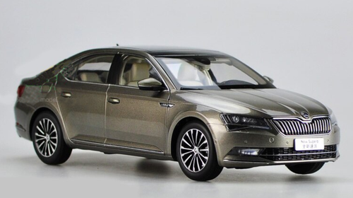 1/18 Dealer Edition Skoda New Superb (Champagne Brown) Diecast Car Model