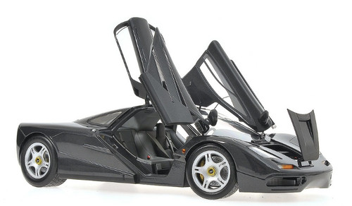 1/18 Minichamps McLaren F1 (Red) Diecast Car Model - LIVECARMODEL.com