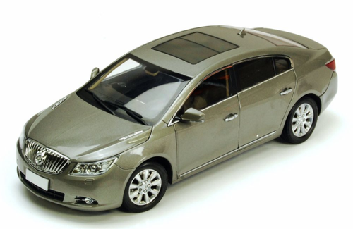 1/18 Dealer Edition 2010 Buick Lacrosse (Silver Grey) Diecast Car Model