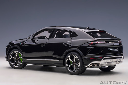 1/18 AUTOart Lamborghini Urus (Gloss Black) Car Model