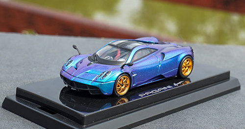 1/64 Pagani Huayra Holographic Diecast Car Model