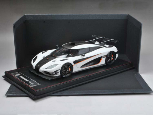 TopArt 1:6 Koenigsegg One:1 Engine •