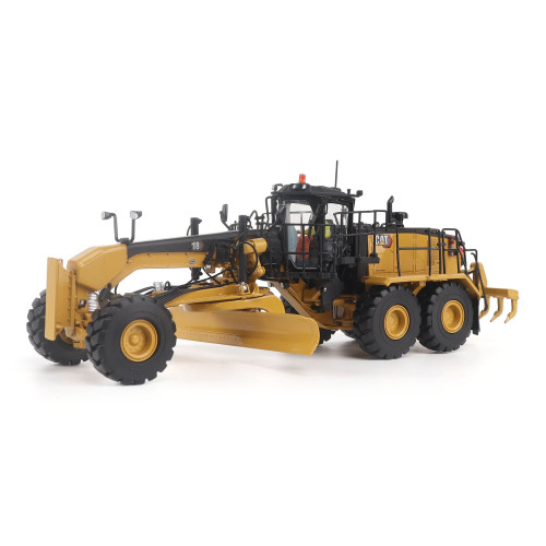1/50 Diecast Masters CAT Caterpillar 18M3 Motor Grader with Operator "High Line Series" Diecast Model