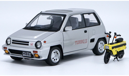 オートアート　1/18 ホンダ　シティターボII ブルドッグ　ホワイト 1/18 Autoart Honda City Turbo II (Silver) with Motorcompo Diecast