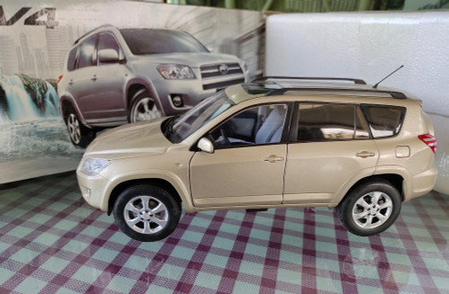 1/18 Dealer Edition Toyota RAV4 RAV 4 3rd Generation (XA30; 2005–2016) (Champagne) Diecast Car Model