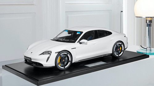 1/8 Minichamps 2020 Porsche Taycan Turbo S (White) Resin Car Model Limited 199 Pieces