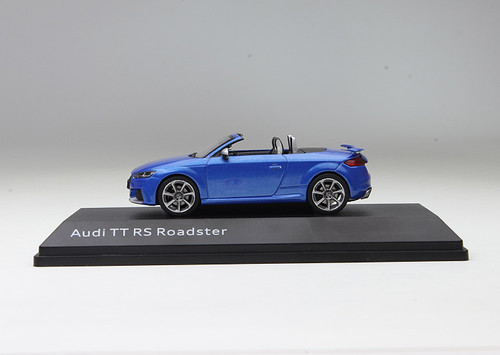 1/43 Dealer Edition Audi TT RS Coupe (Green) - LIVECARMODEL.com