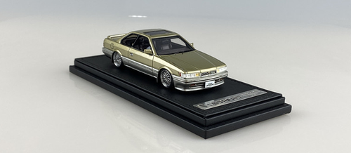 1/43 Ignition Model Nissan Leopard 3.0 Ultima (F31) Gold/Silver 