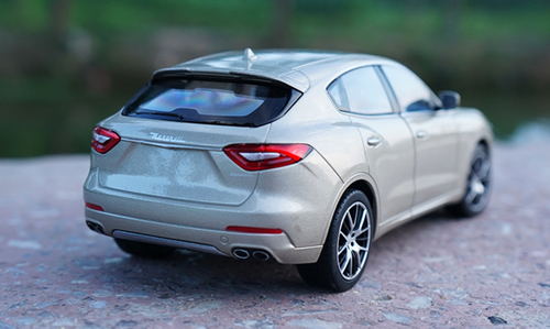 1/24 Welly FX Maserati Levante (Champaign) Diecast Car Model 1/24 Welly FX Maserati Levante (Champaign) Diecast Car Model