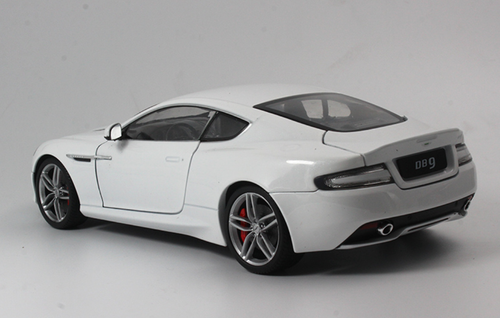 1/18 Welly FX Aston Martin DB9 Coupe (White) Diecast Car Model (no box)